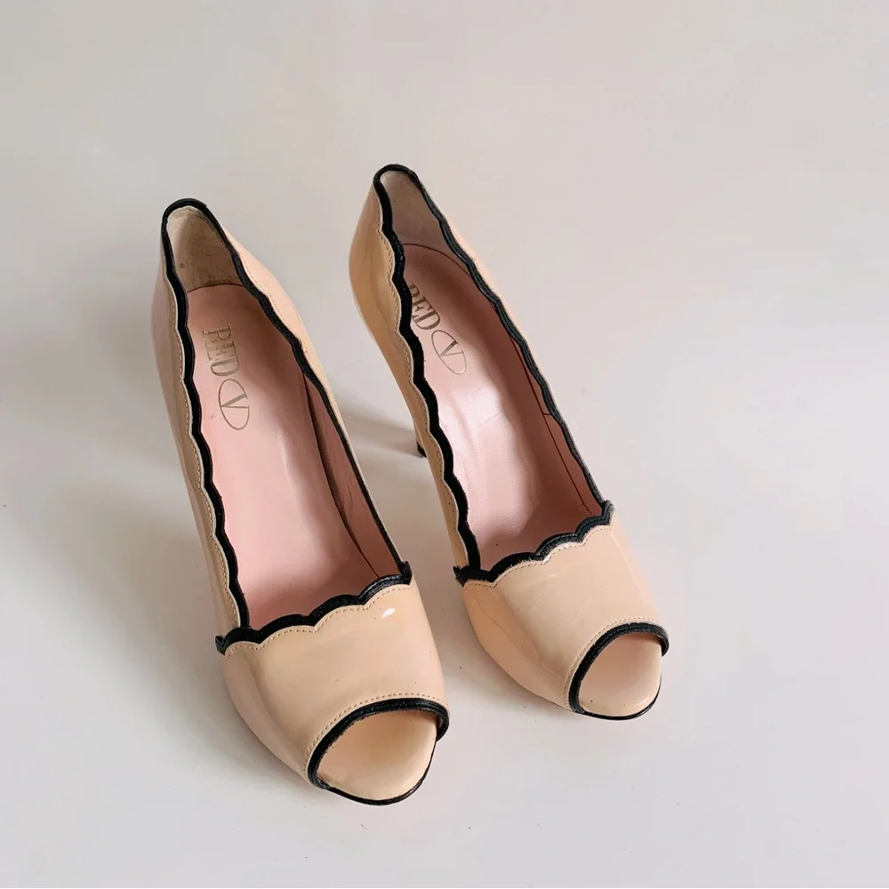 Red Valentino Scalloped Trim Patent leather peep toe pumps pale pink and black - Picture 11 of 14